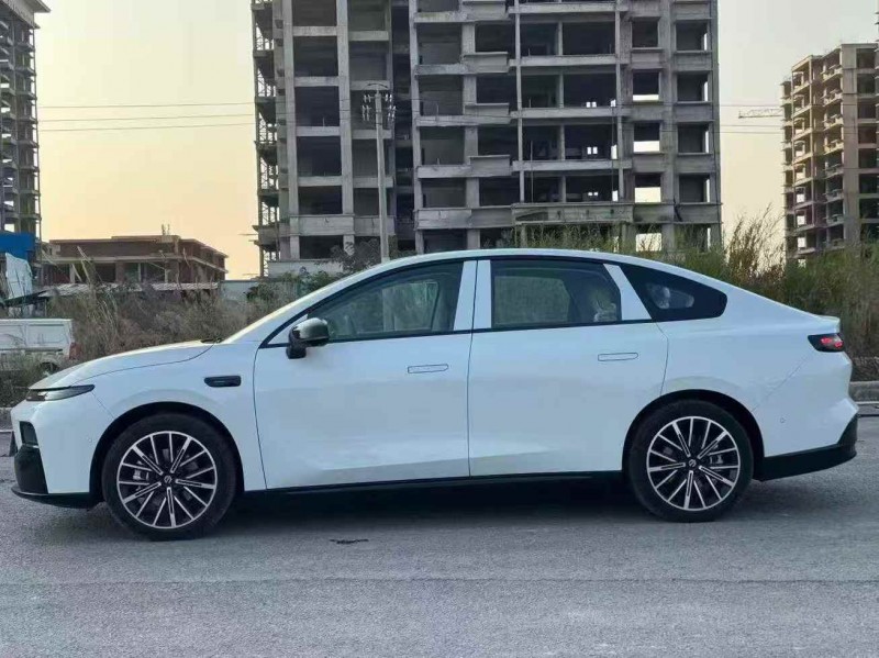 长沙26年零跑汽车B104