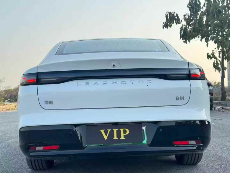 长沙26年零跑汽车B108