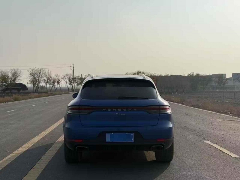 乌鲁木齐20年保时捷Macan5