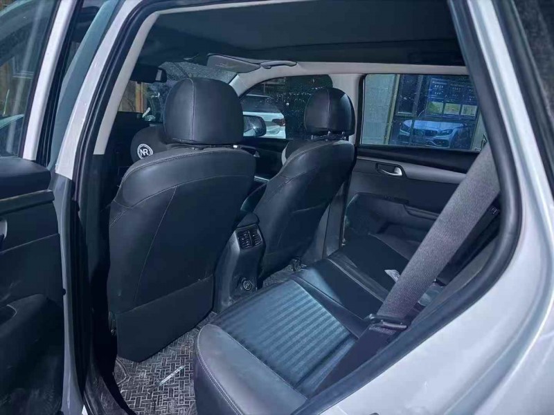 乌鲁木齐21年起亚智跑9