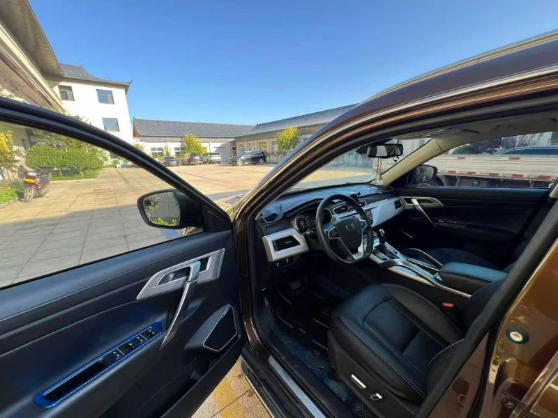 沧州17年吉利博越7