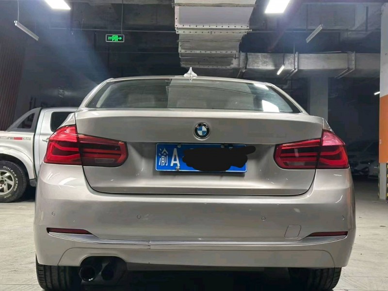 成都19年宝马3系2