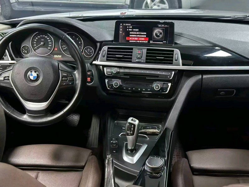 成都19年宝马3系4