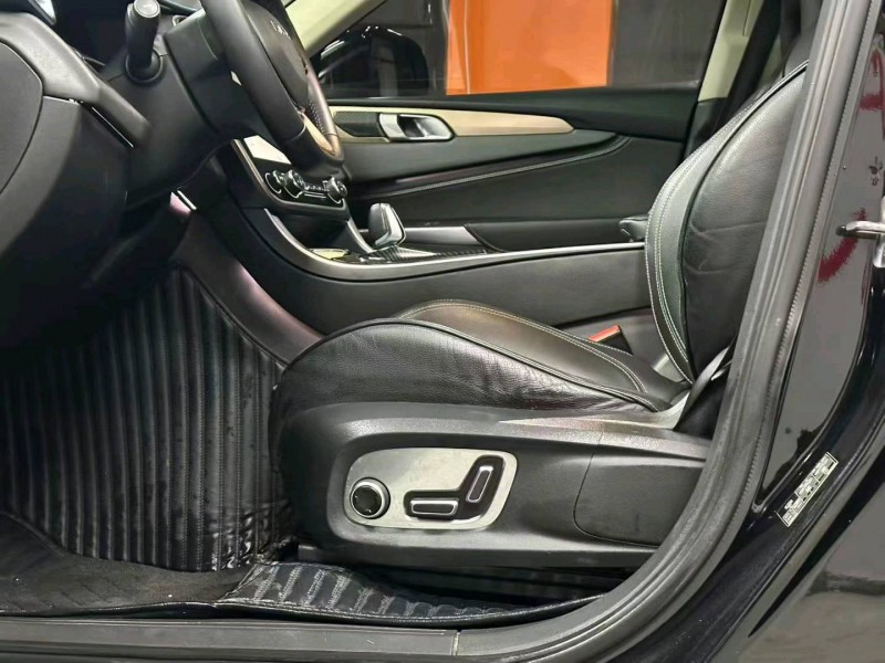 成都18年领克015