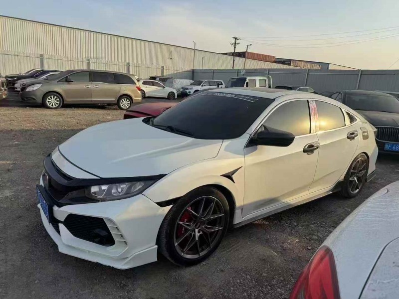 乌鲁木齐21年本田思域3