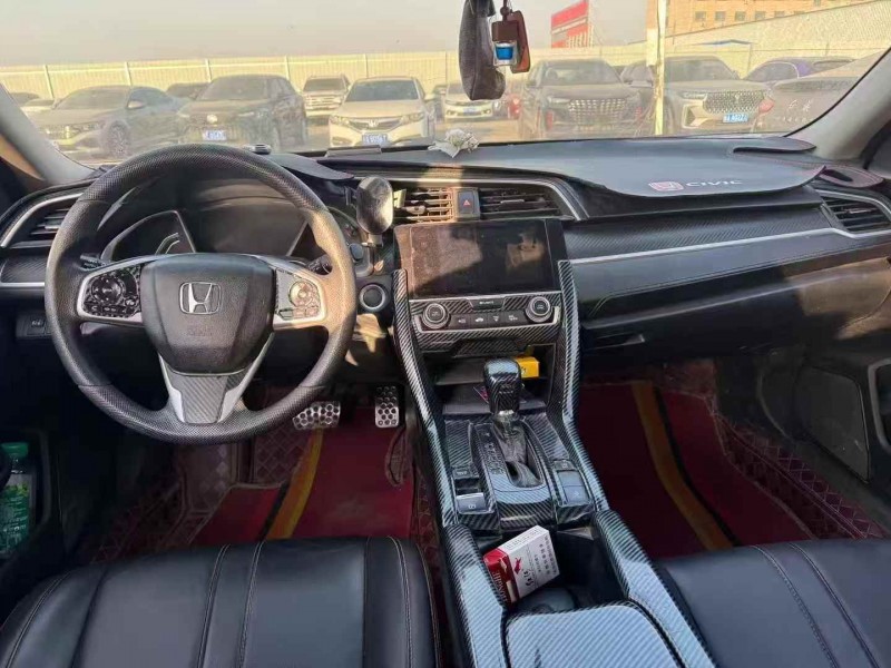 乌鲁木齐21年本田思域8