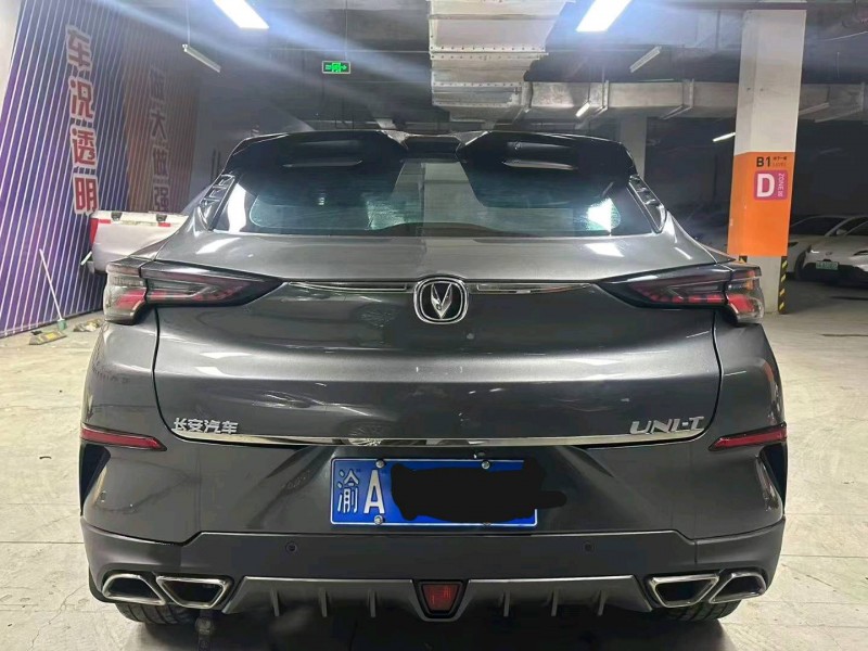 成都21年长安汽车UNI2