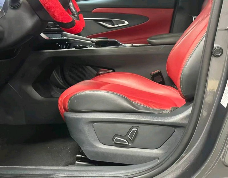 成都21年长安汽车UNI5