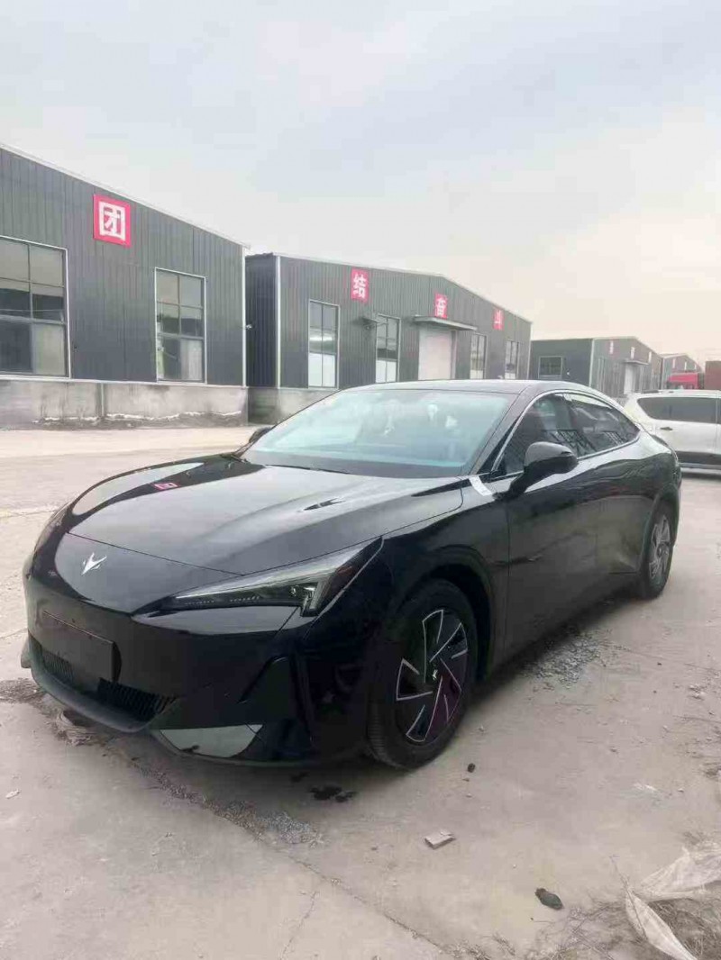 济宁25年极狐汽车阿尔法3