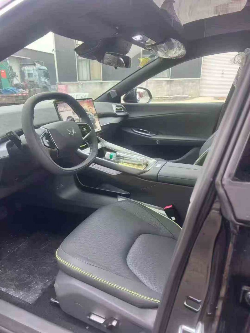 济宁25年极狐汽车阿尔法5