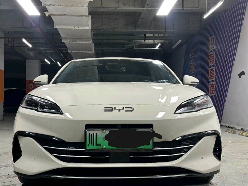 成都25年比亚迪海豹1