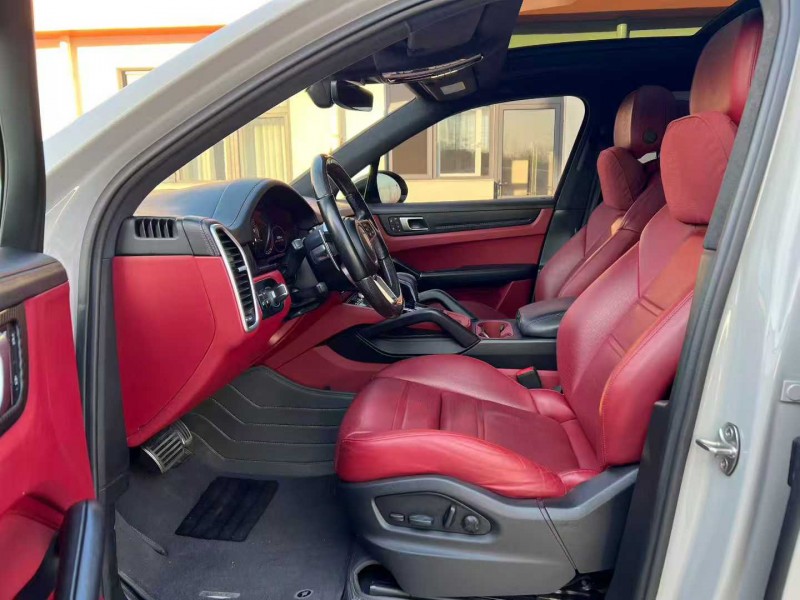 唐山22年保时捷卡宴4