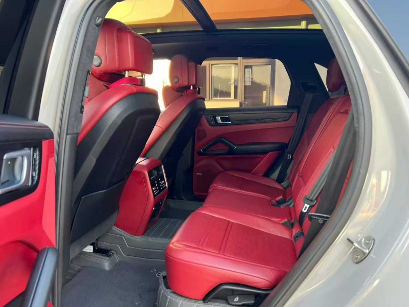 唐山22年保时捷卡宴7