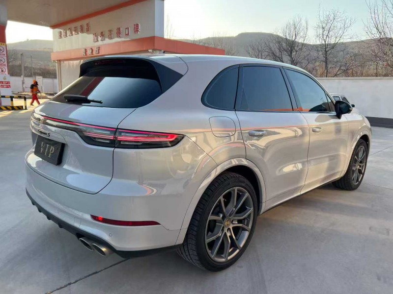 唐山22年保时捷卡宴9