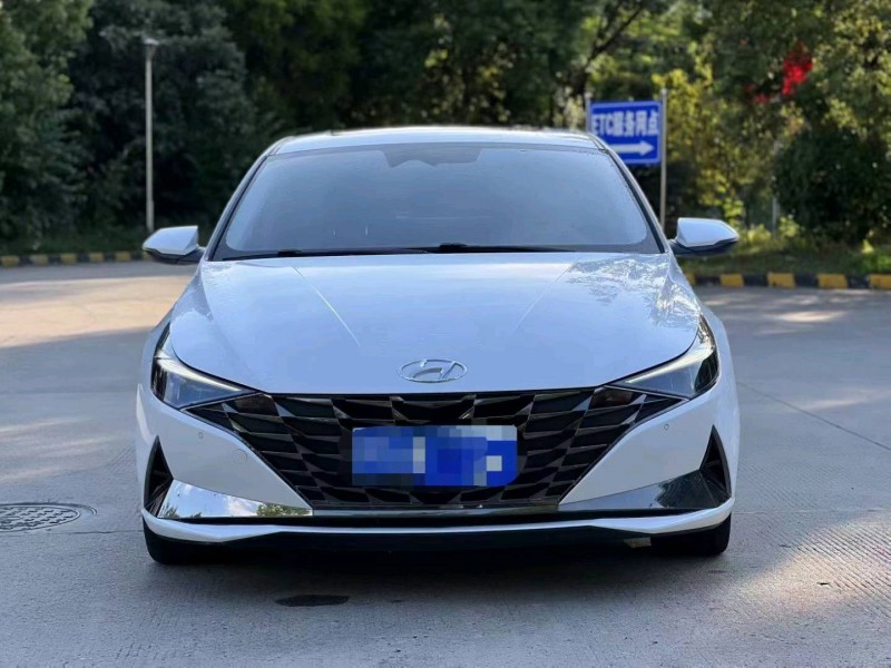 成都22年现代伊兰特1