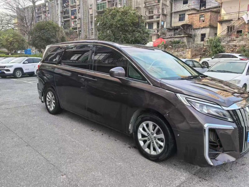 景德镇17年别克GL83