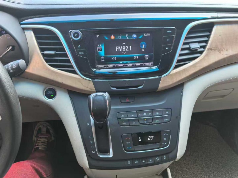 景德镇17年别克GL88