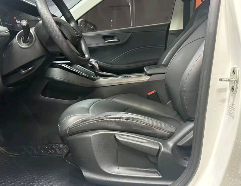 成都25年荣威i53