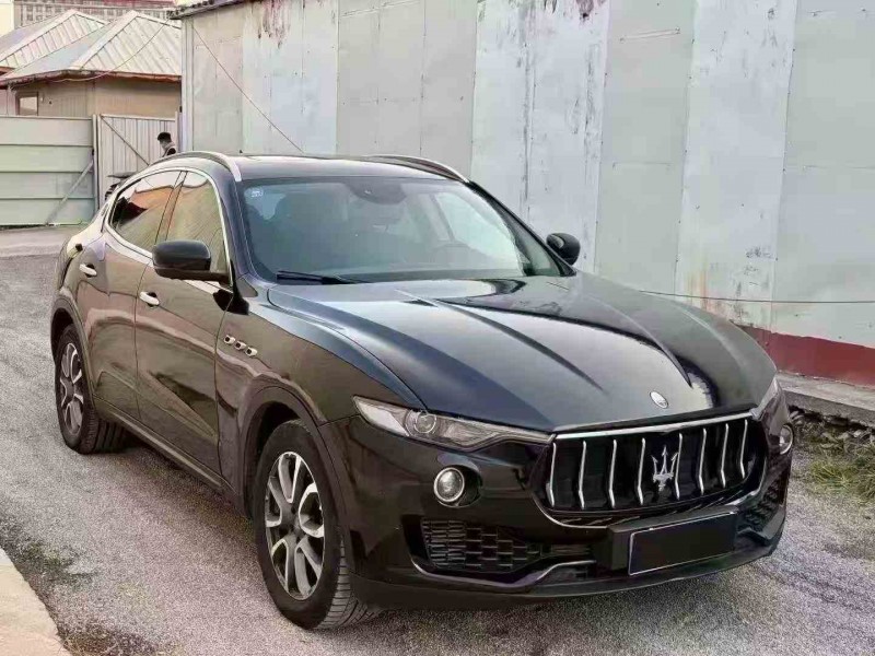 济宁18年玛莎拉蒂Levante2