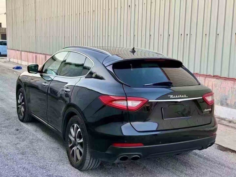 济宁18年玛莎拉蒂Levante7