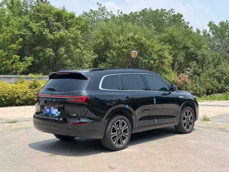 青岛25年华为智选问界7