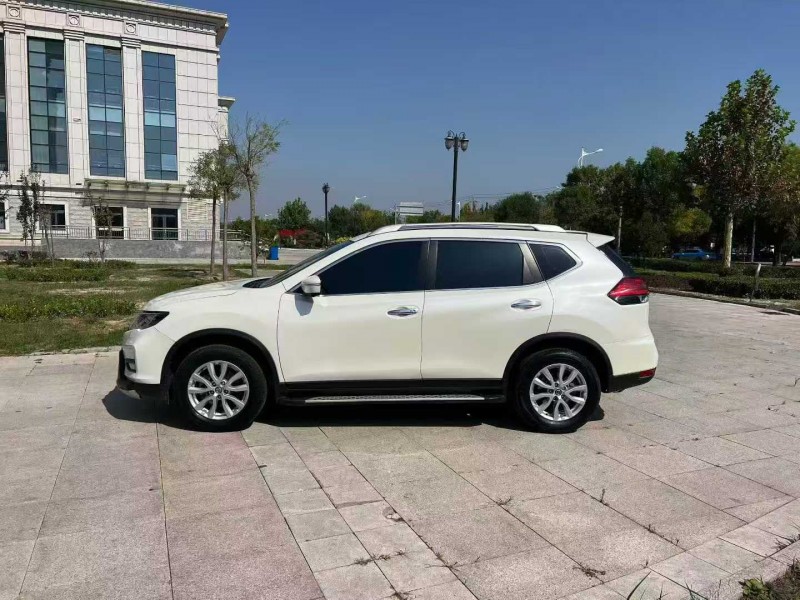 沧州21年日产奇骏4