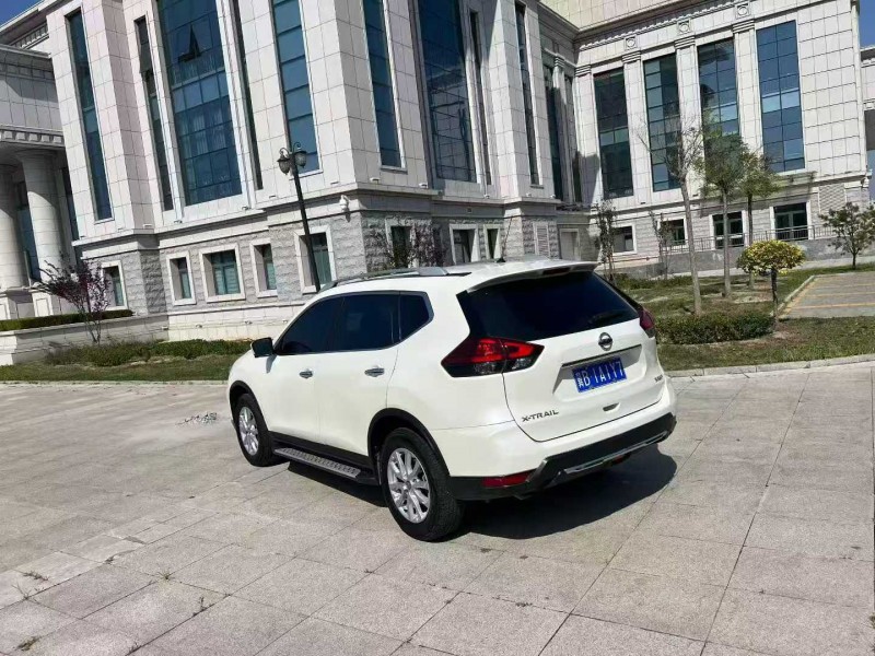 沧州21年日产奇骏5