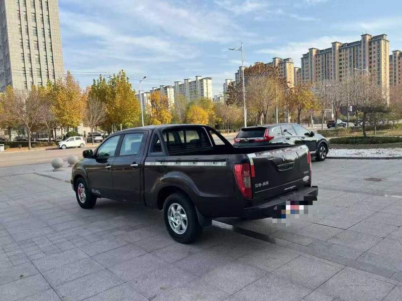 沧州17年江铃域虎4