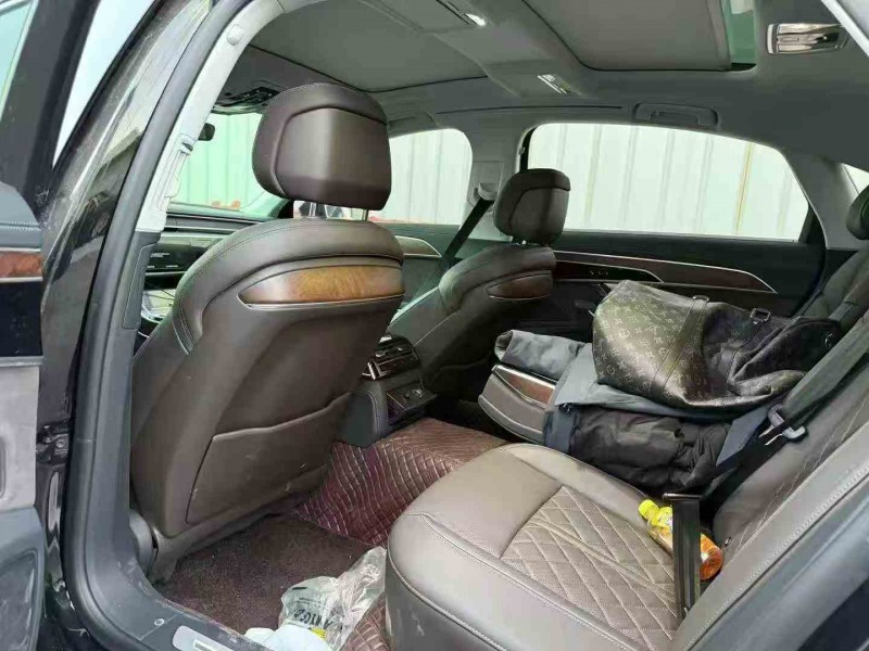 济宁24年奥迪A6L4