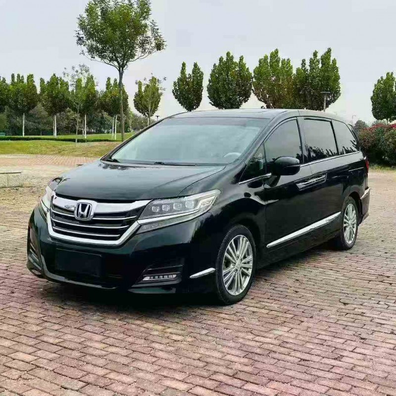 青岛18年本田艾力绅3