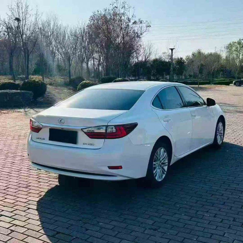 枣庄17年雷克萨斯ES8