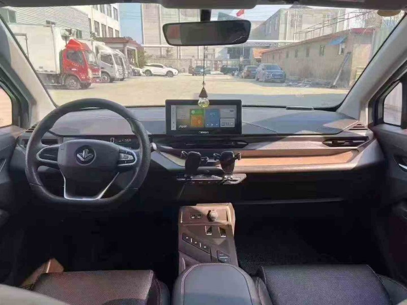 枣庄24年曹操汽车曹操604