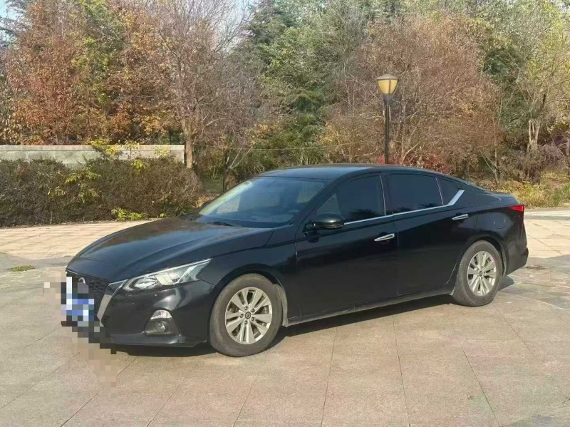 青岛22年日产天籁3