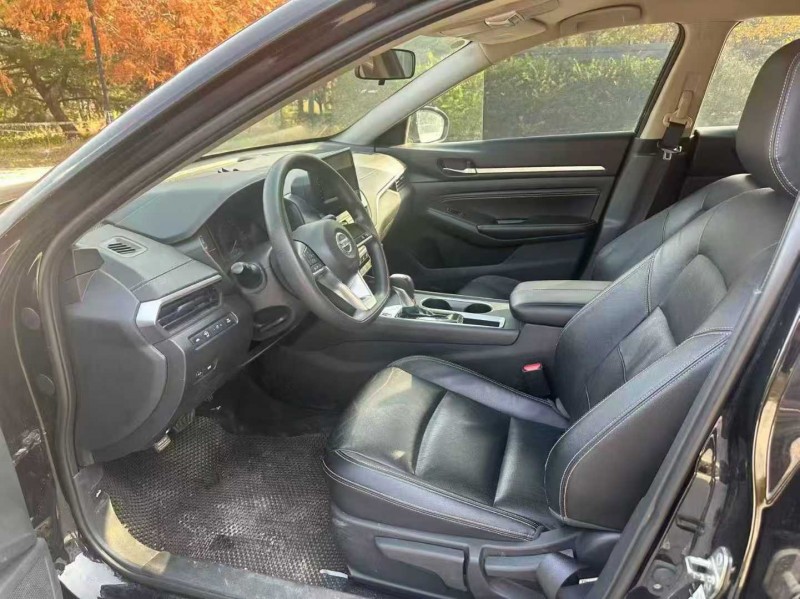 青岛22年日产天籁4