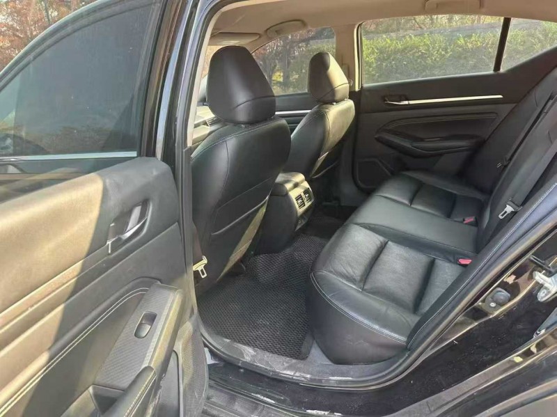 青岛22年日产天籁5