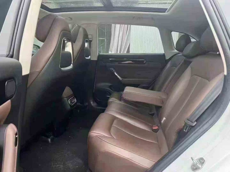 青岛24年零跑汽车C114