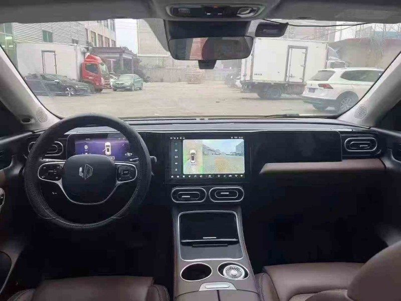 青岛24年零跑汽车C116