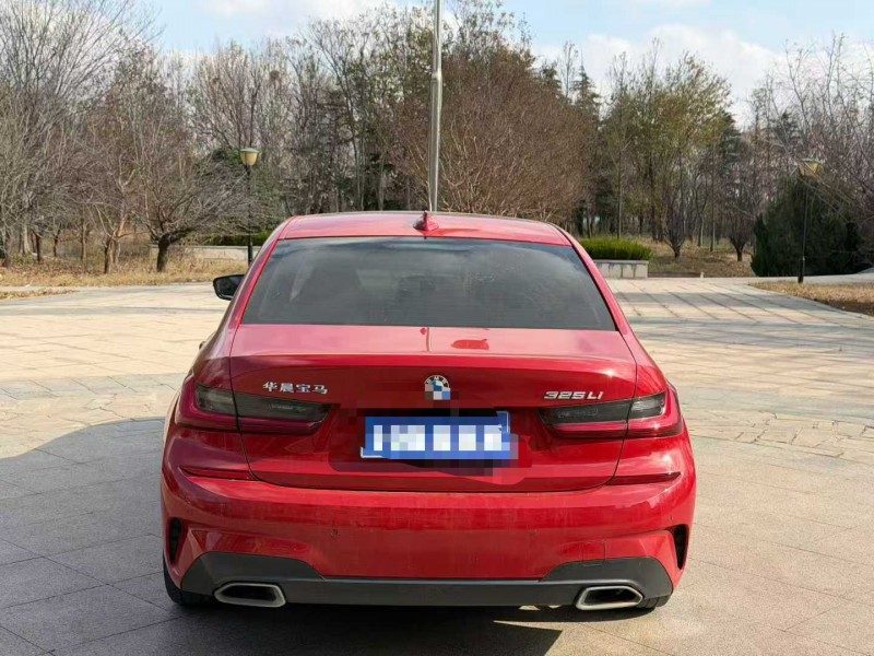 青岛22年宝马3系9