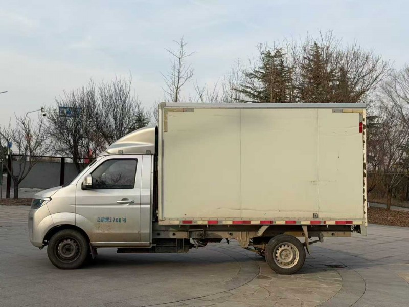 青岛23年华晨鑫源7