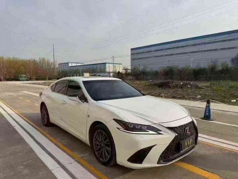 淄博21年雷克萨斯ES3