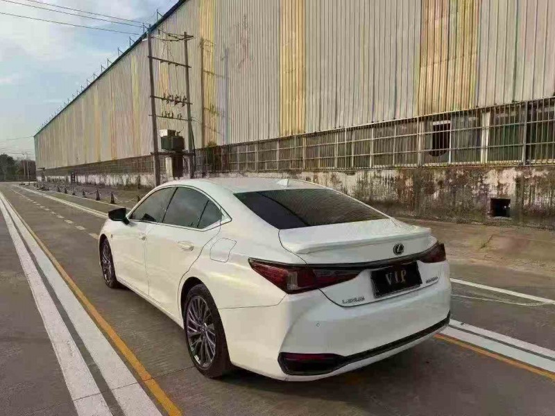 淄博21年雷克萨斯ES8