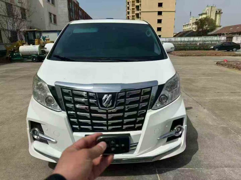 东营14年丰田埃尔法1