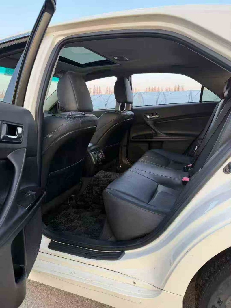 嘉兴13年丰田锐志5