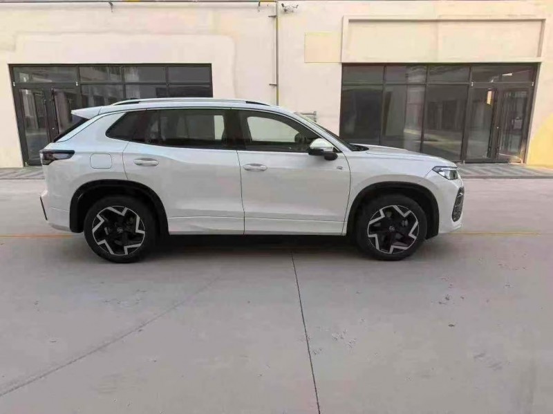 青岛25年大众探岳5