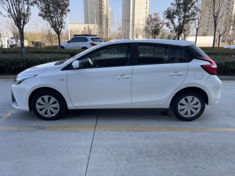 济宁17年丰田YARiS L 致炫8