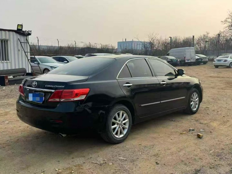 青岛13年丰田凯美瑞8