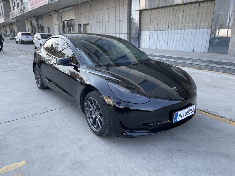 济宁23年特斯拉MODEL 32