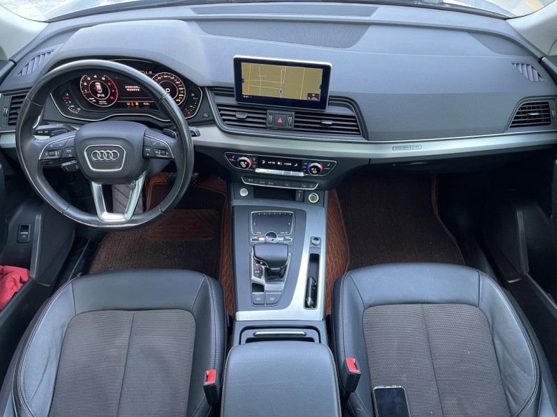 济宁19年奥迪Q54