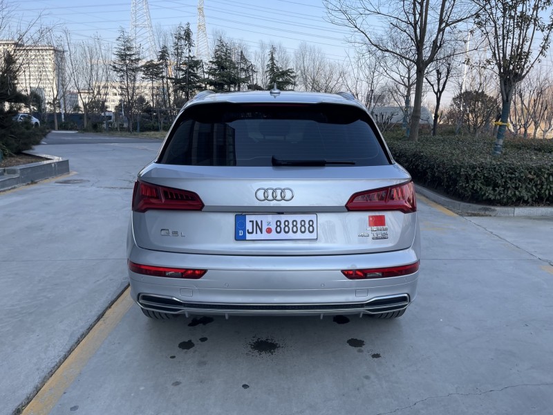 济宁19年奥迪Q59