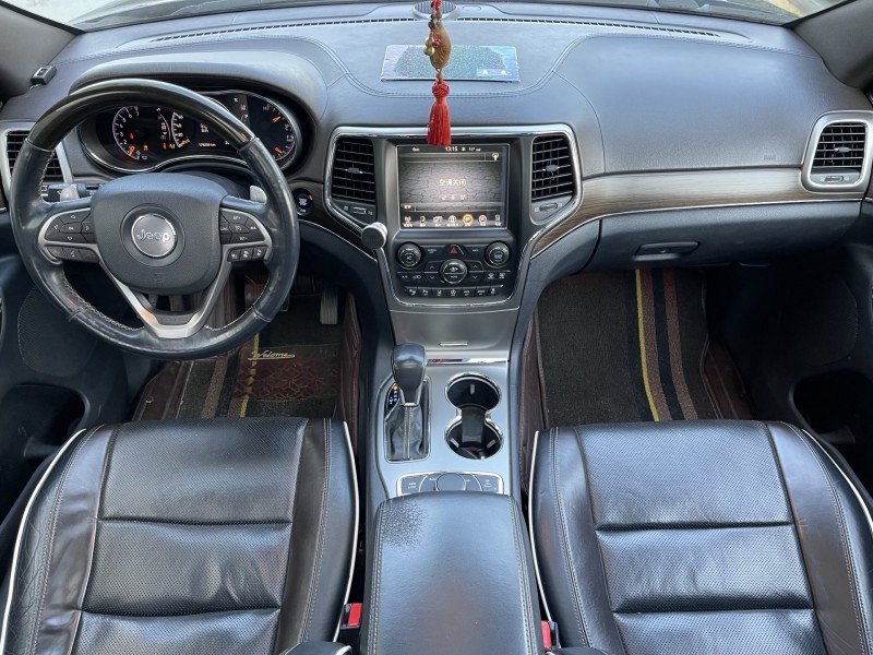 济宁18年Jeep大切诺基4